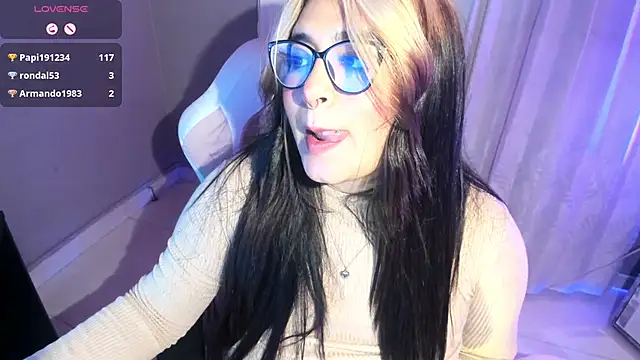 chloe bonnet online show from December 2024 12:11:02 AM