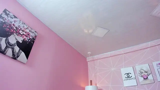 Snapshot of dolly_zoe chatting on November 2025 05:29:02 AM dolly zoe online show from November 2025 05:29:02 AM