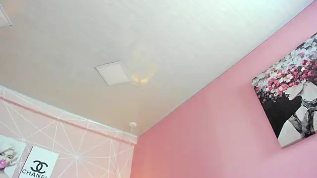 Snapshot of dolly_zoe chatting on November 2025 04:58:02 AM dolly zoe online show from November 2025 04:58:02 AM