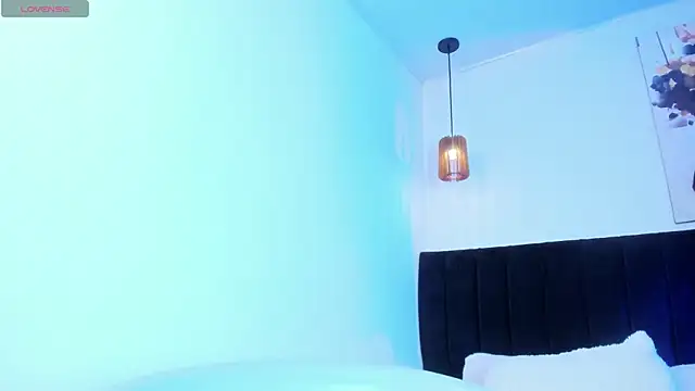 dolly zoe online show from April 2026 03:04:01 AM