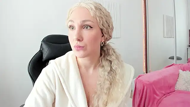 CarolMay online show from June 2026 05:35:02 AM