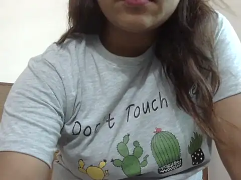 shekira99 online show from October 2025 01:03:01 AM