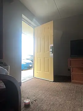 Snapshot of Stressreliever82 chatting on April 2026 04:38:01 PM Stressreliever82 online show from April 2026 04:38:01 PM