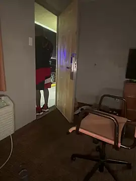 Snapshot of Stressreliever82 chatting on April 2026 09:57:02 AM Stressreliever82 online show from April 2026 09:57:02 AM