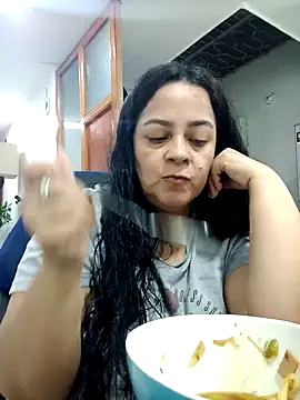 Snapshot of lucia_vonne_ chatting on December 2024 11:12:02 PM lucia vonne  online show from December 2024 11:12:02 PM