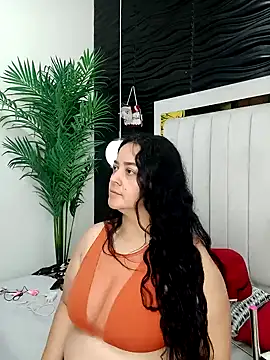 Snapshot of lucia_vonne_ chatting on January 2025 01:01:01 PM lucia vonne  online show from January 2025 01:01:01 PM