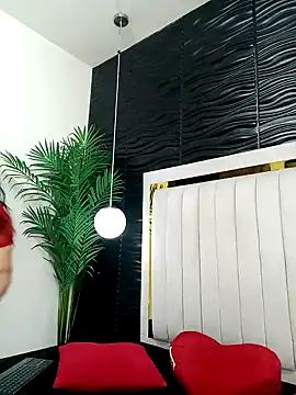 Snapshot of lucia_vonne_ chatting on January 2025 11:45:02 AM lucia vonne  online show from January 2025 11:45:02 AM