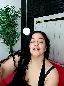 Snapshot of lucia_vonne_ chatting on February 2025 12:25:02 PM lucia vonne  online show from February 2025 12:25:02 PM