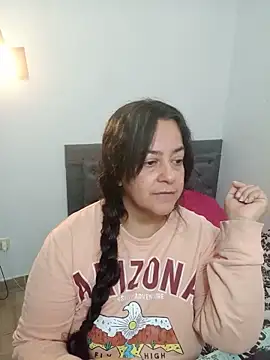 lucia vonne  online show from June 2026 05:44:01 PM
