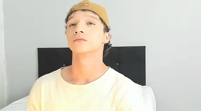 angelcortes online show from February 2025 04:57:01 AM