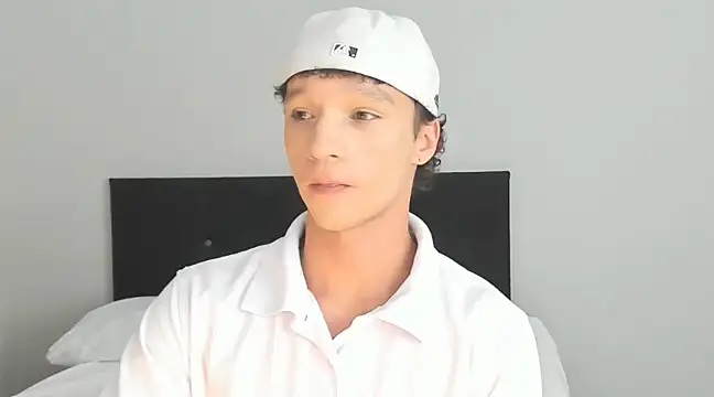 angelcortes online show from February 2025 05:15:01 AM