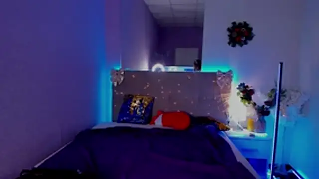 DellaRowe online show from December 2025 06:48:02 PM