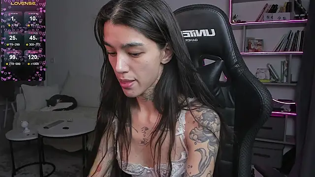 vinkitinkii online show from February 2025 10:13:02 AM