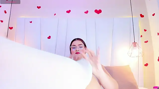 Snapshot of MelanieKlaus chatting on October 2025 07:12:02 PM MelanieKlaus online show from October 2025 07:12:02 PM