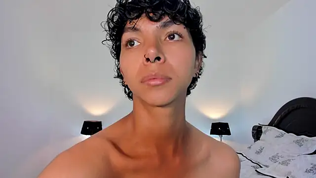 xhenisa  online show from January 2025 08:44:01 PM