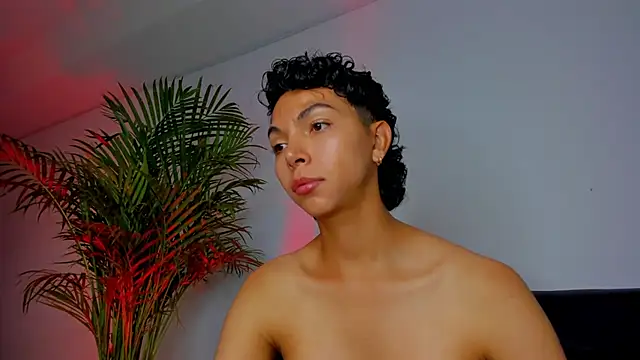 xhenisa  online show from November 2025 08:52:01 PM