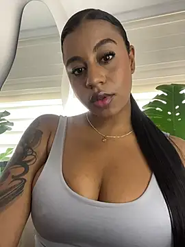 charlotteeruss online show from November 2025 06:19:01 PM