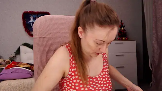 Snapshot of BettyFootFetish chatting on December 2025 09:31:02 PM BettyFootFetish online show from December 2025 09:31:02 PM