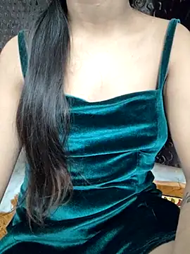 Snapshot of Roshni_98 chatting on March 2025 03:49:01 PM Roshni 98 online show from March 2025 03:49:01 PM