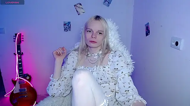 Snapshot of Emily_Nyaffee chatting on February 2026 03:33:02 PM Emily Nyaffee online show from February 2026 03:33:02 PM