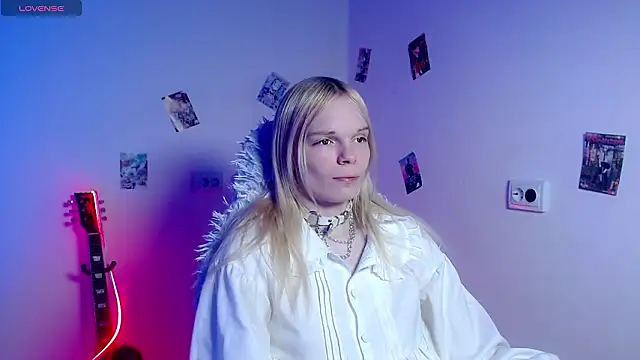 Snapshot of Emily_Nyaffee chatting on March 2026 01:26:02 PM Emily Nyaffee online show from March 2026 01:26:02 PM