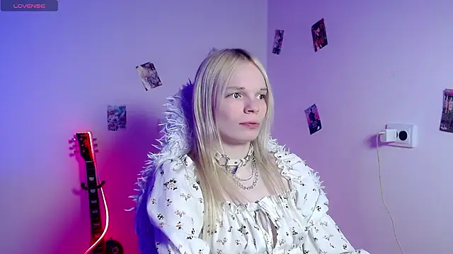 Snapshot of Emily_Nyaffee chatting on March 2026 10:53:02 AM Emily Nyaffee online show from March 2026 10:53:02 AM
