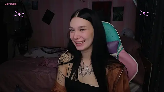 Amanda Tender online show from October 2025 11:24:02 PM