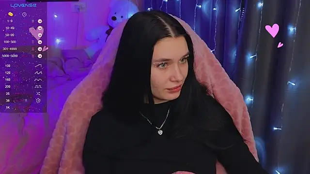 Amanda Tender online show from November 2025 11:03:01 PM