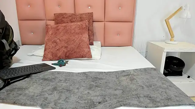 lhiamfit online show from December 2025 01:54:02 AM