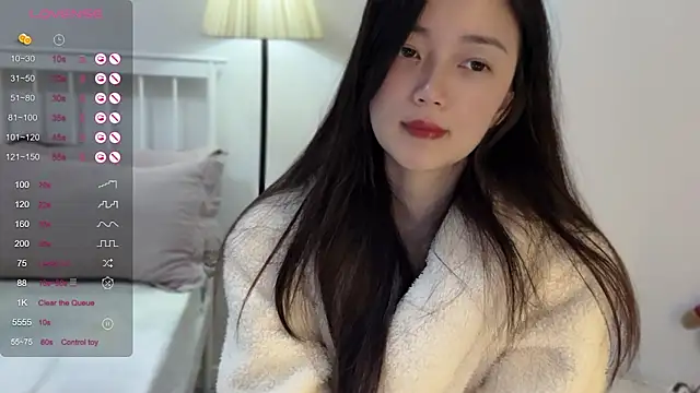 A-xena online show from February 2025 02:26:02 AM