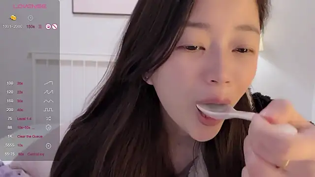 A-xena online show from March 2025 01:04:02 AM