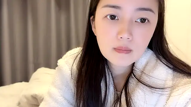 A-xena online show from March 2025 02:32:01 AM