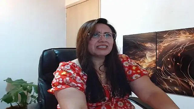 Snapshot of amalia_brunette chatting on September 2025 10:45:02 PM amalia brunette online show from September 2025 10:45:02 PM