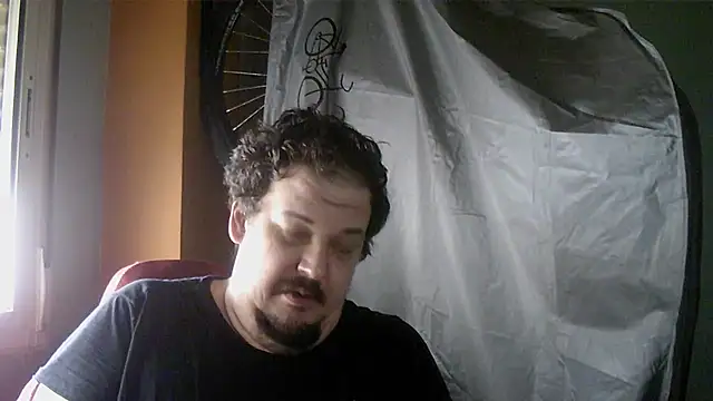 Snapshot of porkorossy chatting on October 2025 07:15:01 AM porkorossy online show from October 2025 07:15:01 AM