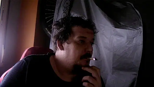 Snapshot of porkorossy chatting on October 2025 06:43:02 AM porkorossy online show from October 2025 06:43:02 AM