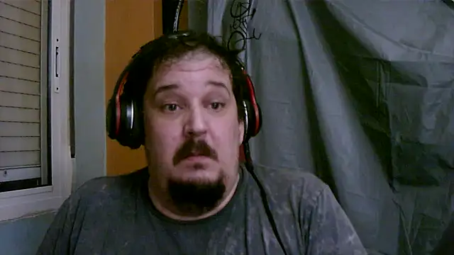 Snapshot of porkorossy chatting on October 2025 08:18:02 PM porkorossy online show from October 2025 08:18:02 PM