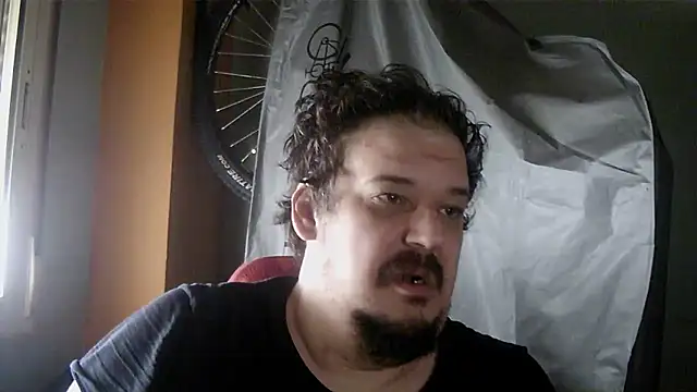 Snapshot of porkorossy chatting on October 2025 07:53:02 AM porkorossy online show from October 2025 07:53:02 AM