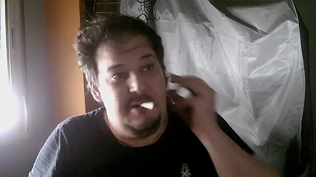 Snapshot of porkorossy chatting on October 2025 09:24:02 AM porkorossy online show from October 2025 09:24:02 AM