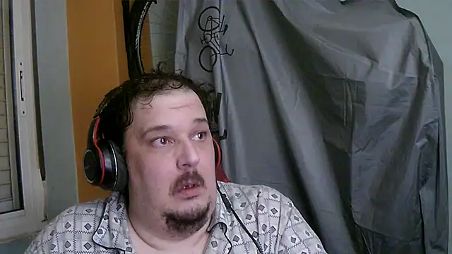 Snapshot of porkorossy chatting on November 2025 05:29:02 AM porkorossy online show from November 2025 05:29:02 AM