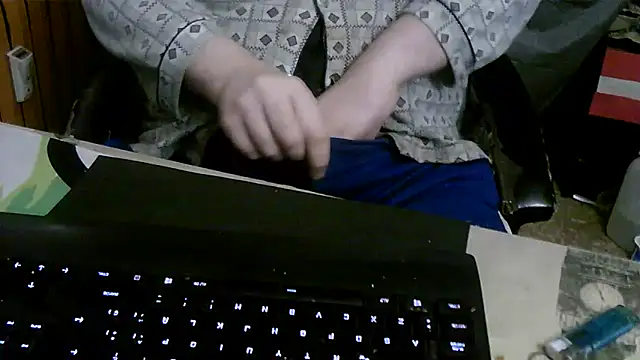 Snapshot of porkorossy chatting on December 2025 11:48:01 AM porkorossy online show from December 2025 11:48:01 AM