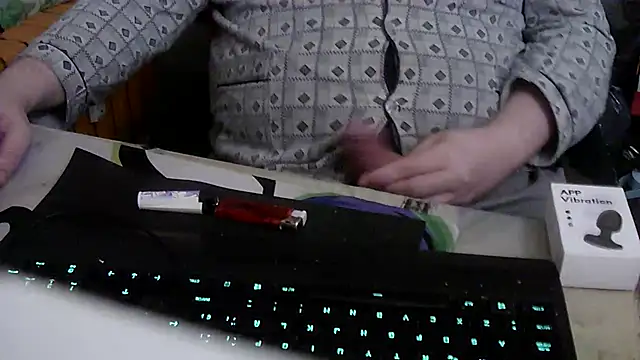 Snapshot of porkorossy chatting on January 2026 08:19:02 AM porkorossy online show from January 2026 08:19:02 AM