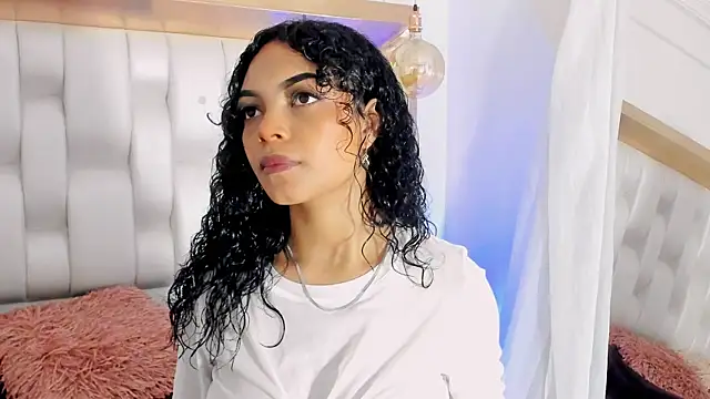 Snapshot of BeckyRusso chatting on January 2025 01:41:02 PM BeckyRusso online show from January 2025 01:41:02 PM