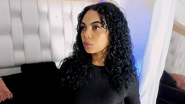 Snapshot of BeckyRusso chatting on January 2025 11:45:02 AM BeckyRusso online show from January 2025 11:45:02 AM