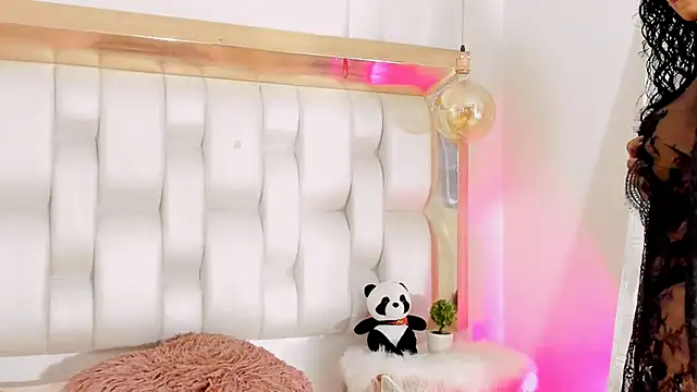 Snapshot of BeckyRusso chatting on February 2025 12:39:02 PM BeckyRusso online show from February 2025 12:39:02 PM