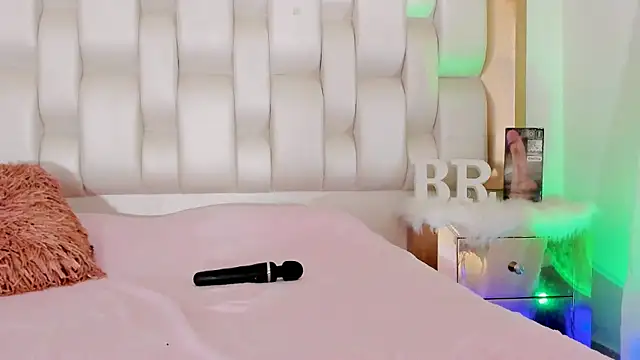 Snapshot of BeckyRusso chatting on March 2025 06:25:01 PM BeckyRusso online show from March 2025 06:25:01 PM