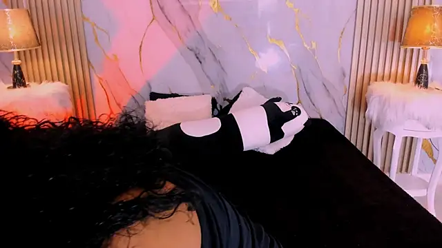 Snapshot of BeckyRusso chatting on October 2025 02:13:02 PM BeckyRusso online show from October 2025 02:13:02 PM