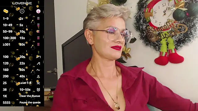 Snapshot of scarlett_paris22 chatting on December 2024 11:17:01 PM scarlett paris22 online show from December 2024 11:17:01 PM