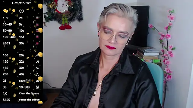 Snapshot of scarlett_paris22 chatting on January 2025 12:05:02 AM scarlett paris22 online show from January 2025 12:05:02 AM