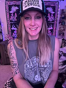 ItsDanniG online show from March 2025 09:15:02 PM