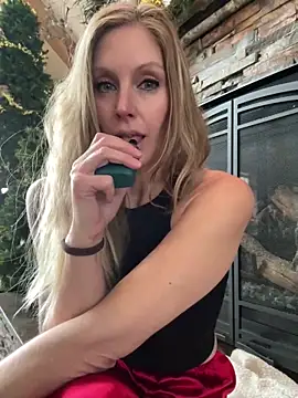 ItsDanniG online show from March 2025 07:27:01 PM